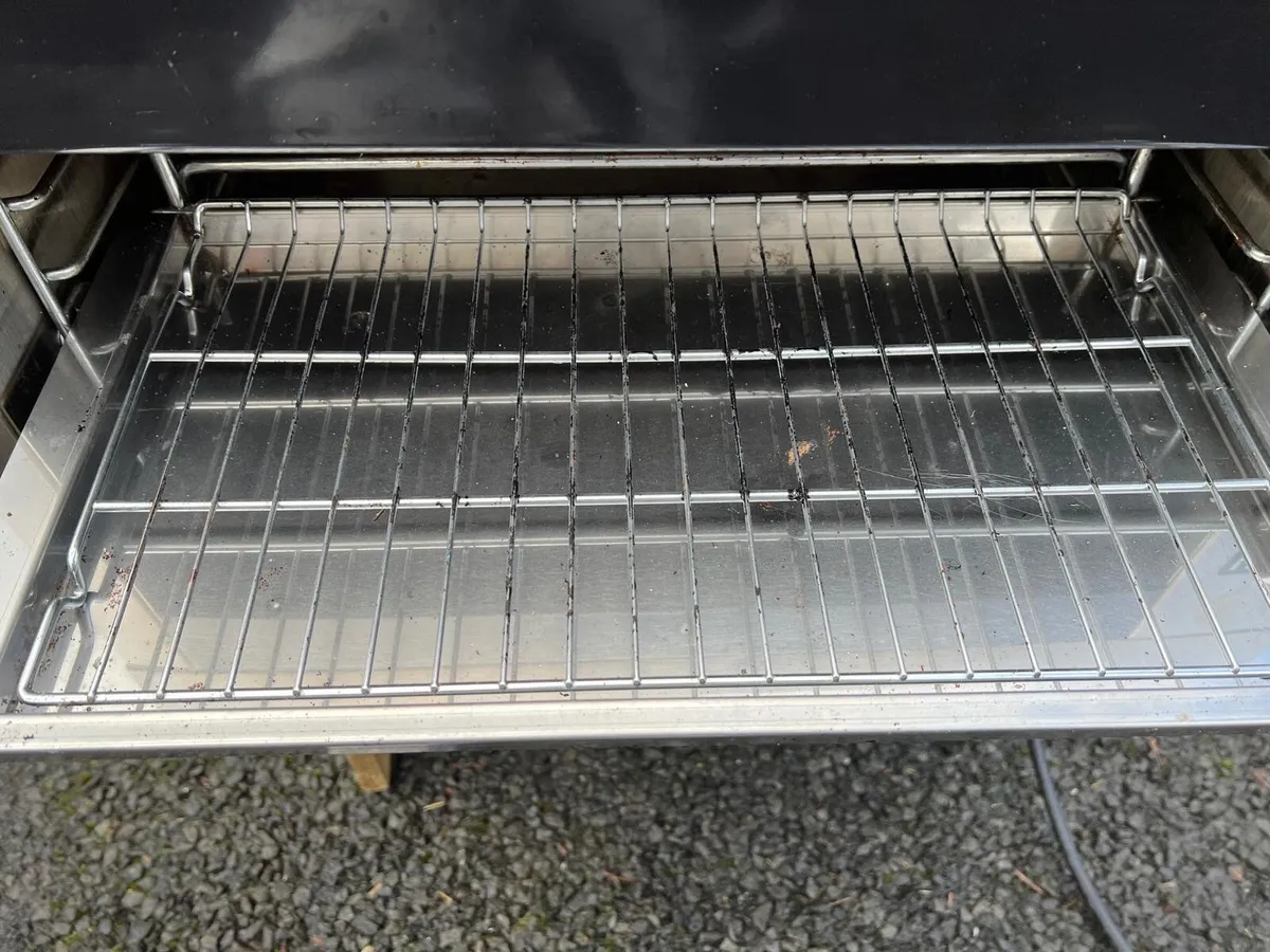 Grill - Image 2