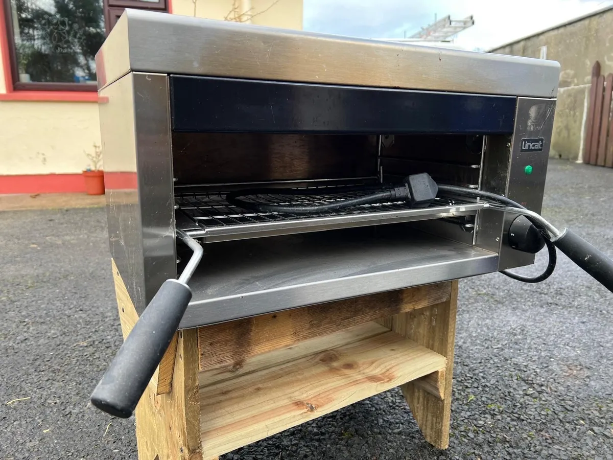 Grill - Image 1