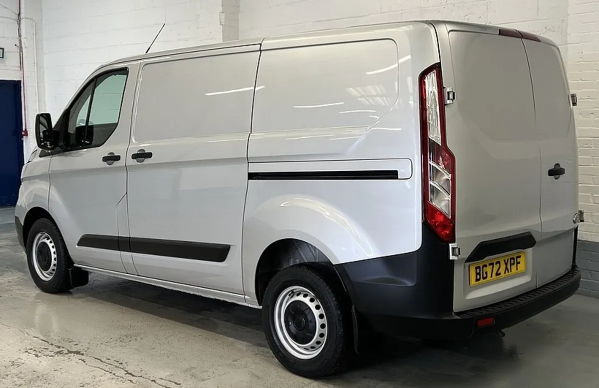 2022 Ford Transit Custom Panel Van - Image 4