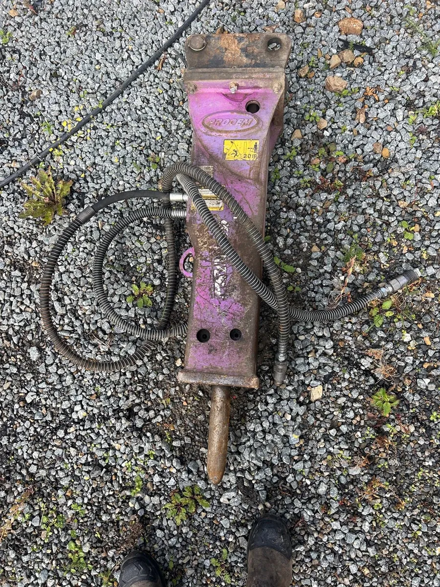 Prodem rock breaker like new 40mm pins - Image 1