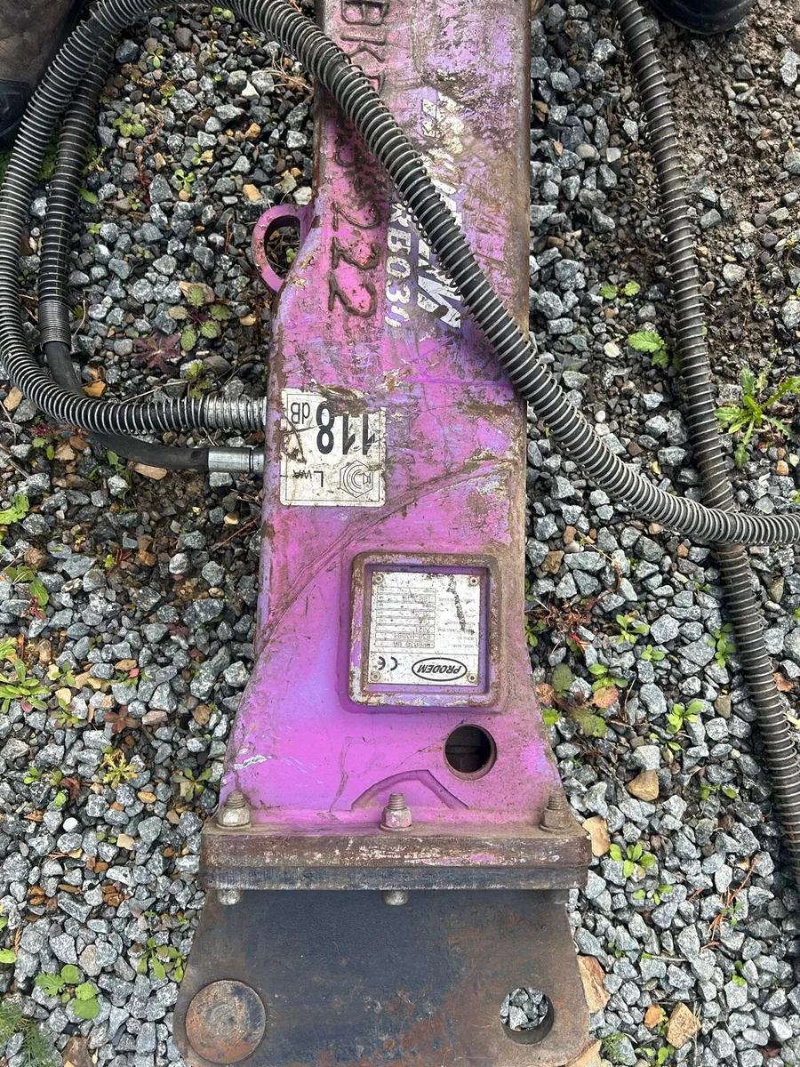 Prodem rock breaker like new 40mm pins - Image 3