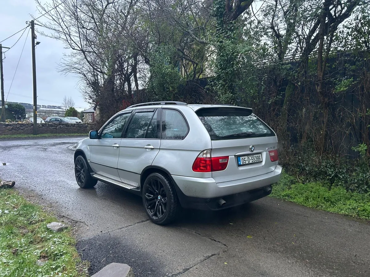 BMW X5 Crew Cab Petrol - Image 2