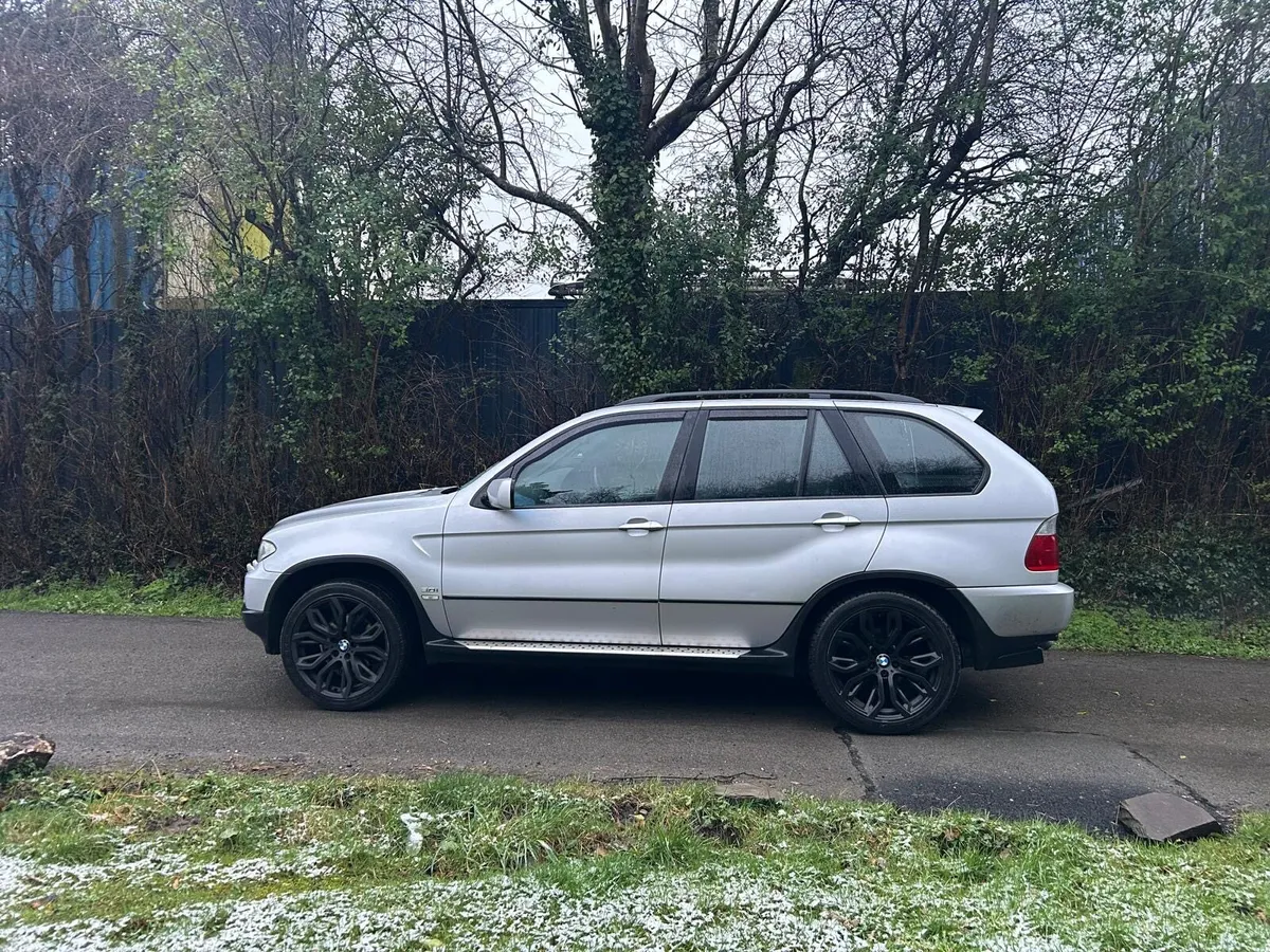 BMW X5 Crew Cab Petrol - Image 3