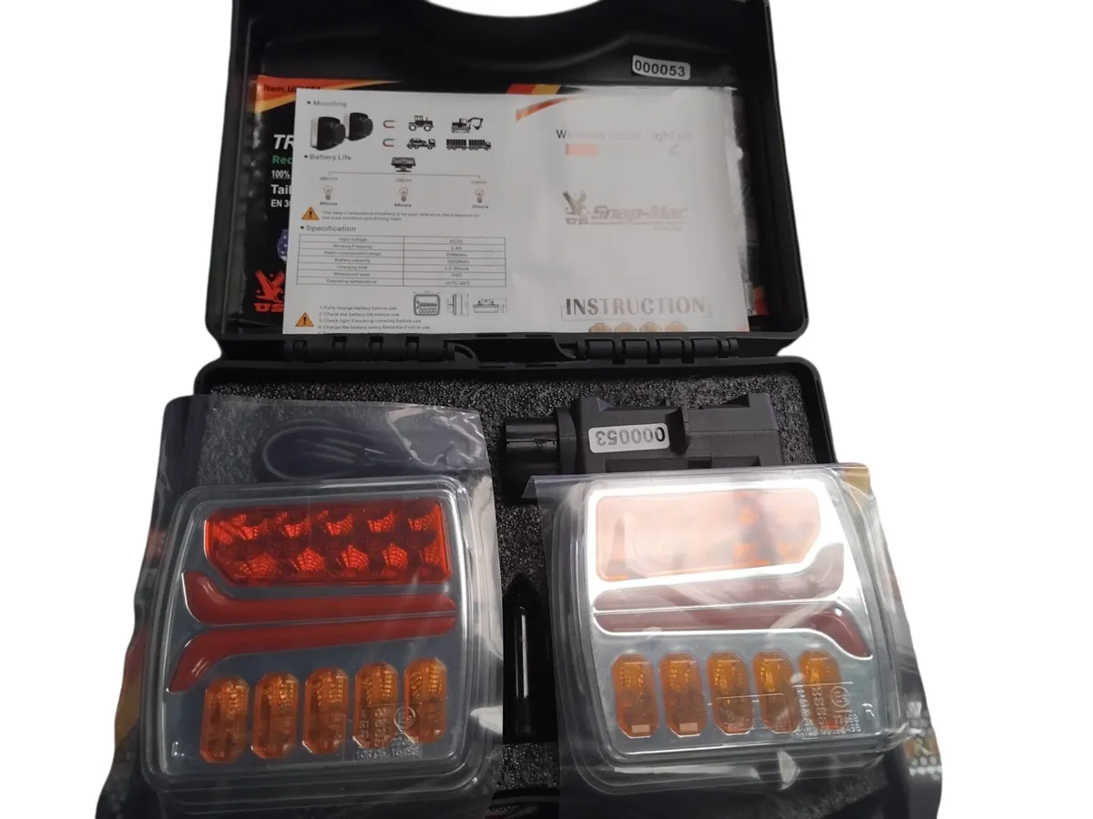 “Wireless Trailer Lights Kit – LED magnetic - Image 1