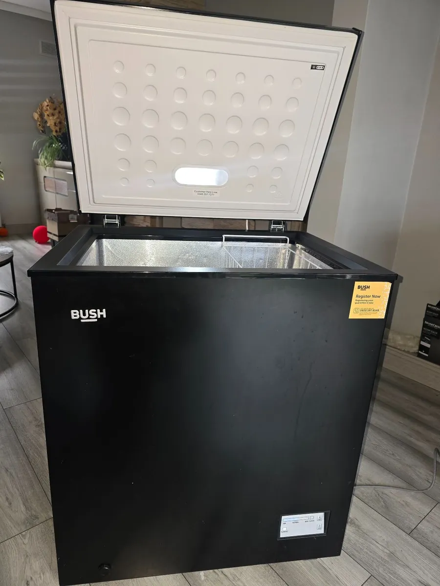 142L  Chest Freezer - Black Bush BECFB142L - Image 3