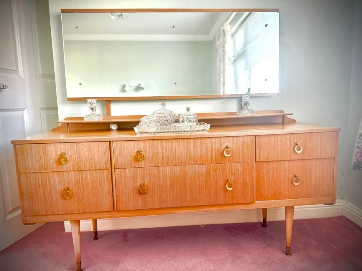 Vintage dressing table - Image 1