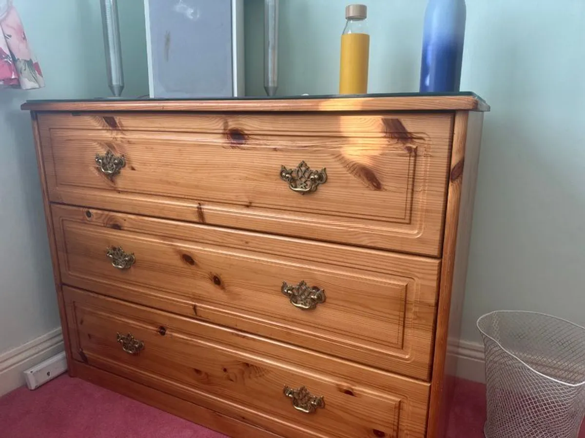 Wooden drawers - Image 1