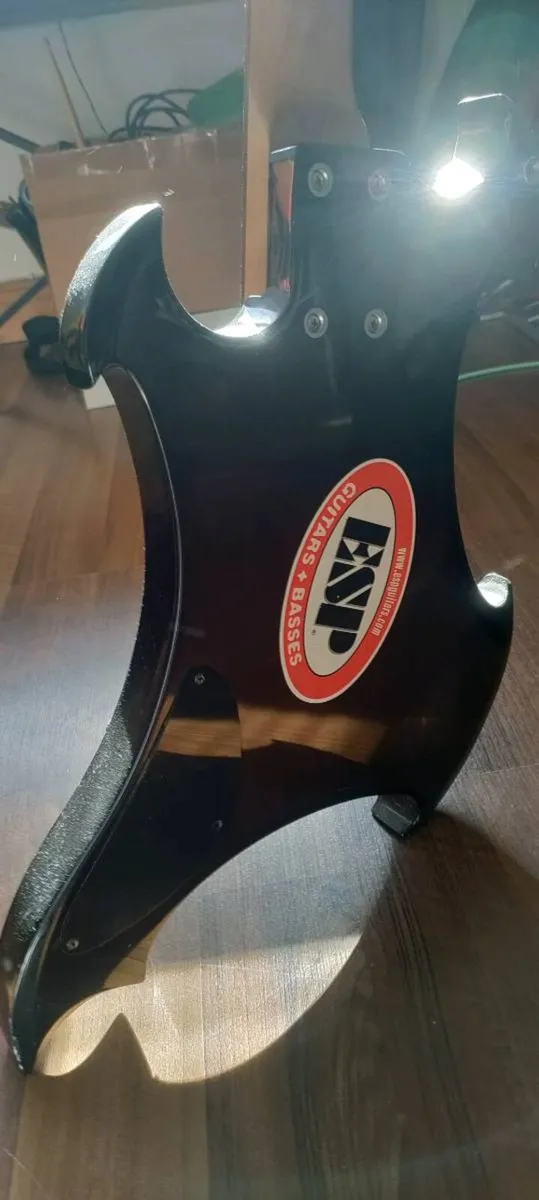 Bass Guitar ESP VWR99 Metal Axxe Wraith - Image 3