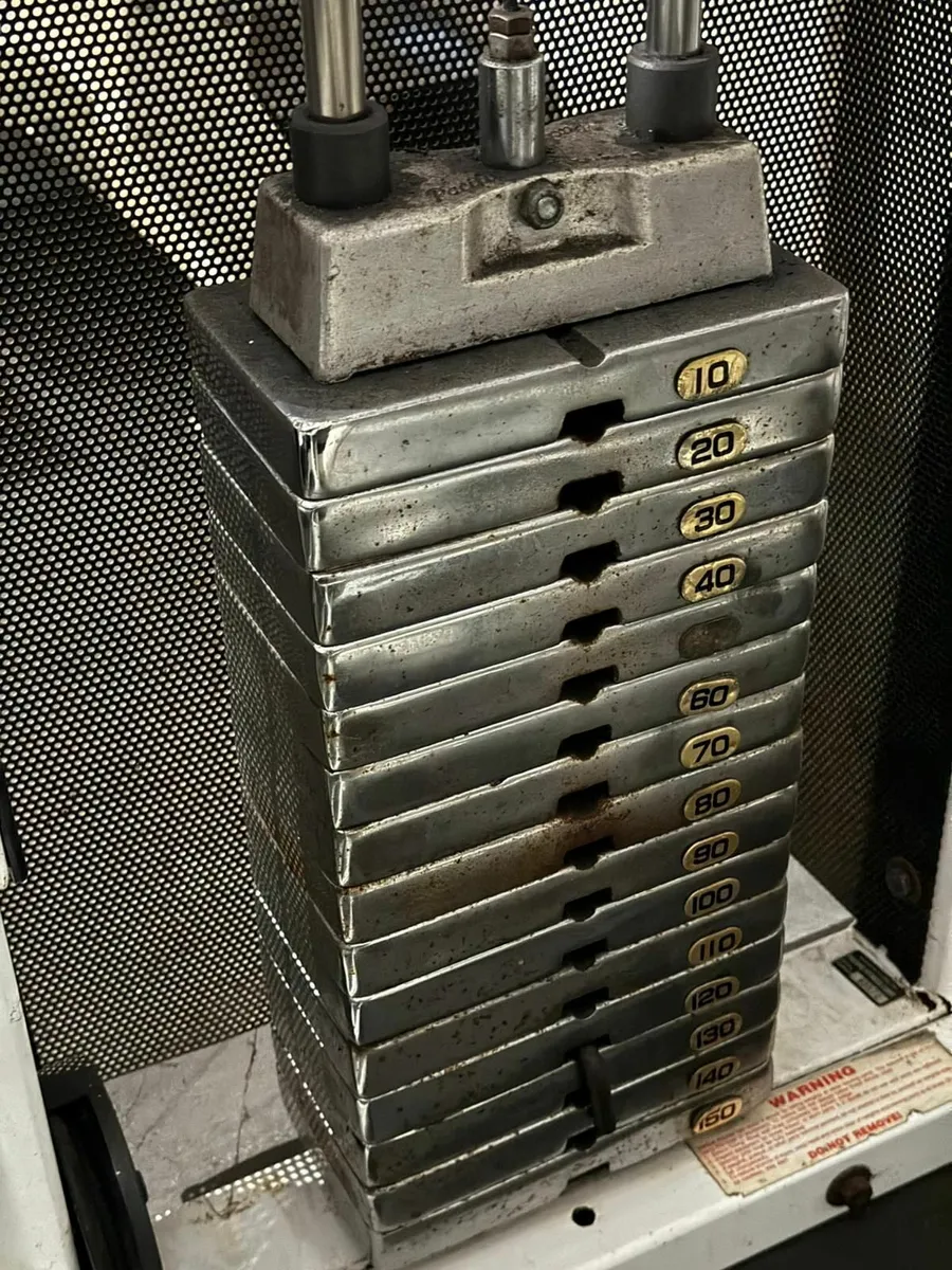 Pacific Fitness Preacher Curl Machine – 150 kg - Image 3