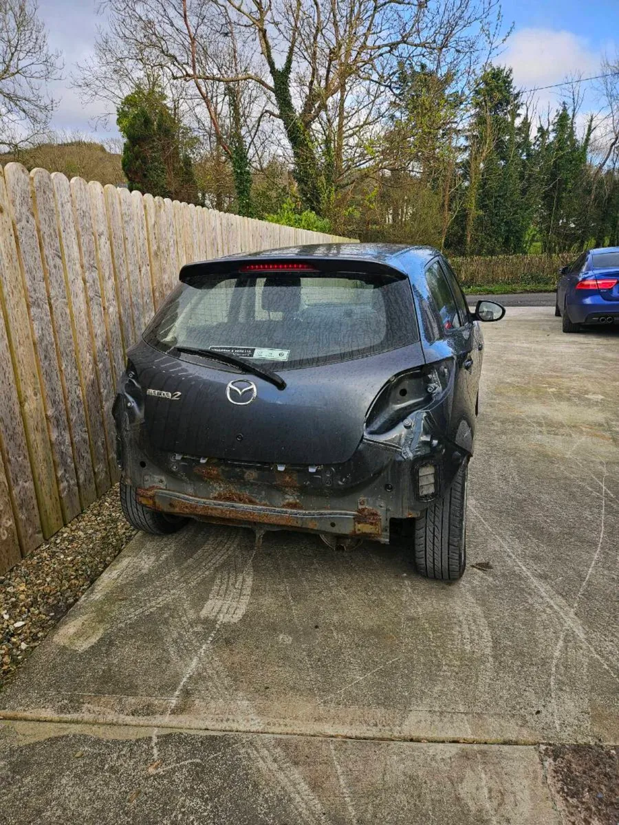 Mazda 2 for parts - Image 2
