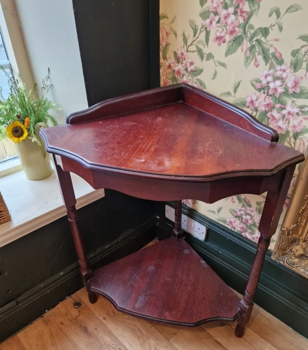 Corner Table - Image 1