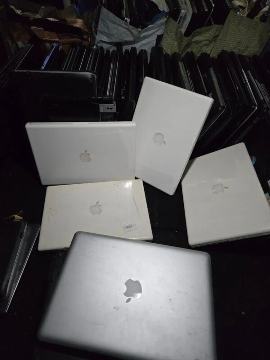 Over 150 piece laptop - Image 1