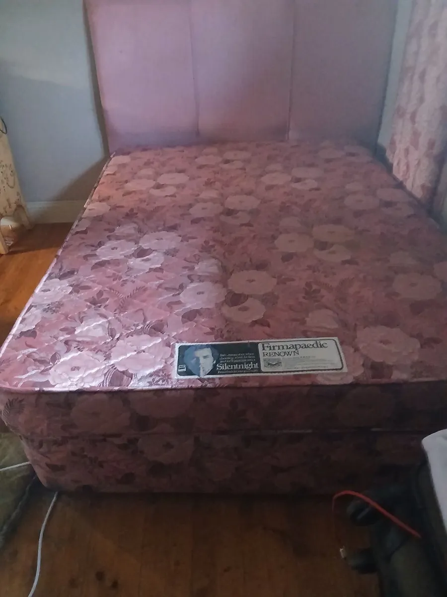 Divan bed and headboard - Image 2