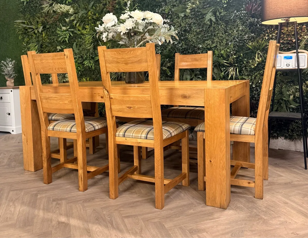Solid oak kitchen table & 6 chairs/dining set - Image 2
