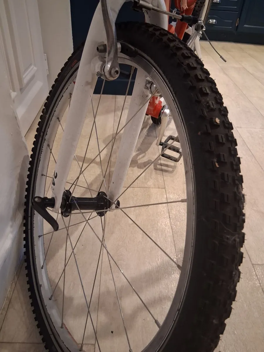 Woom 5 bike - Image 4