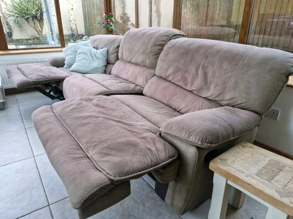 3 seater reclining couch - Image 2