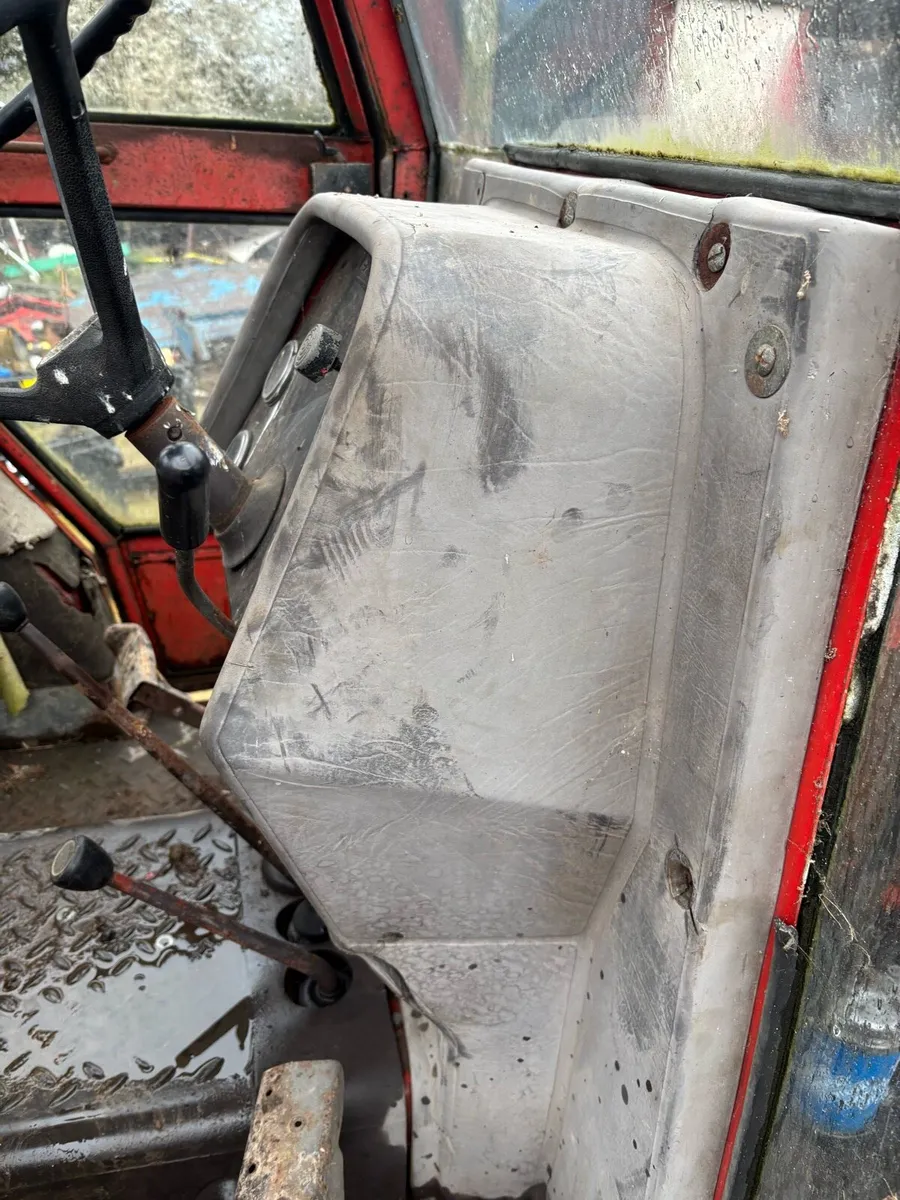 Massey 290 cab parts - Image 3