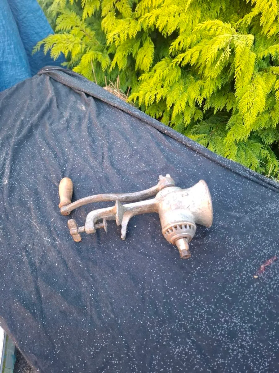 By post only vintage meat grinder - Image 2
