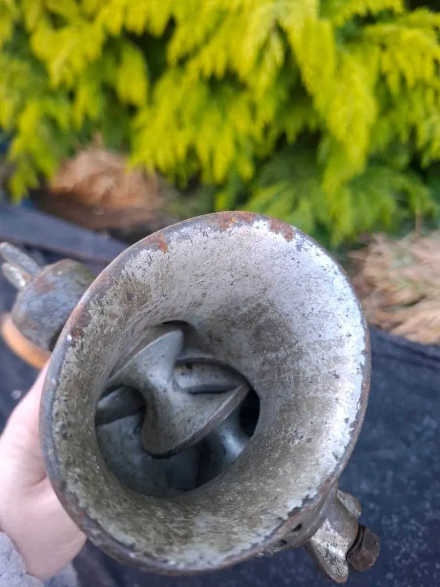 By post only vintage meat grinder - Image 3