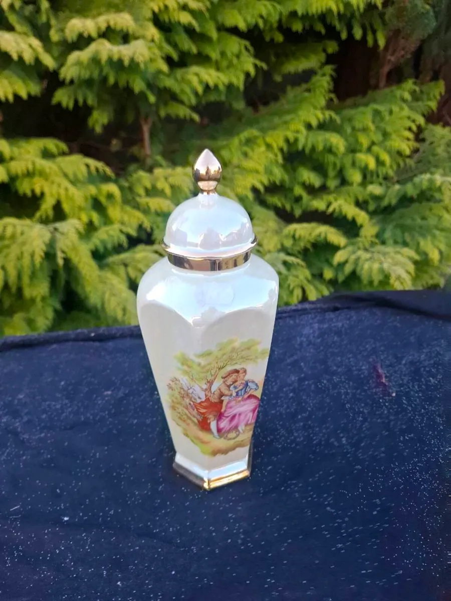 By post only china marquise vase - Image 2