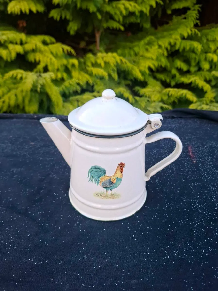 By post only chicken enamel tea pot - Image 1