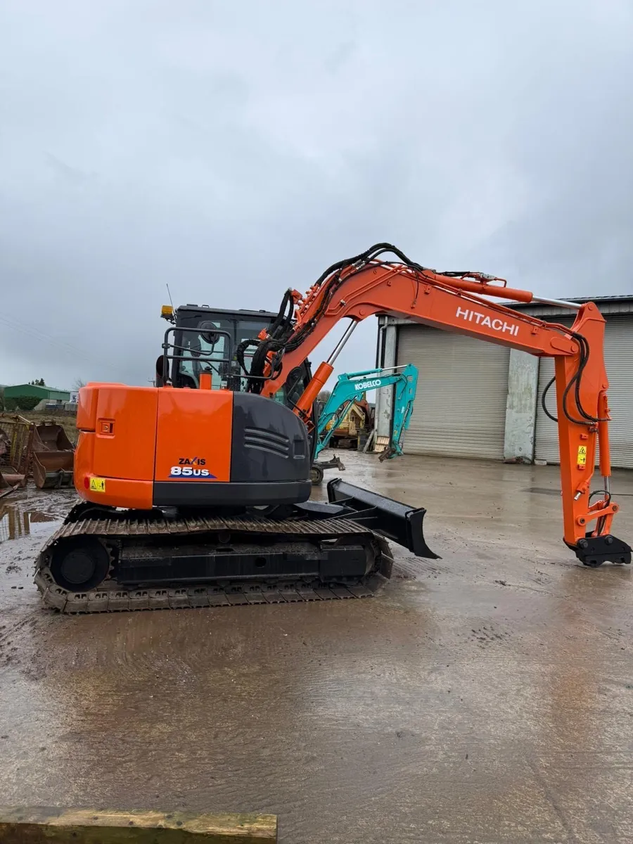 Hitachi Zaxis 85 - Image 1