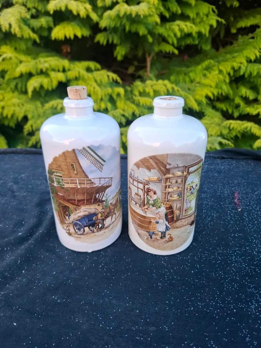 By post only 2 vintage pottery bottles - Image 1