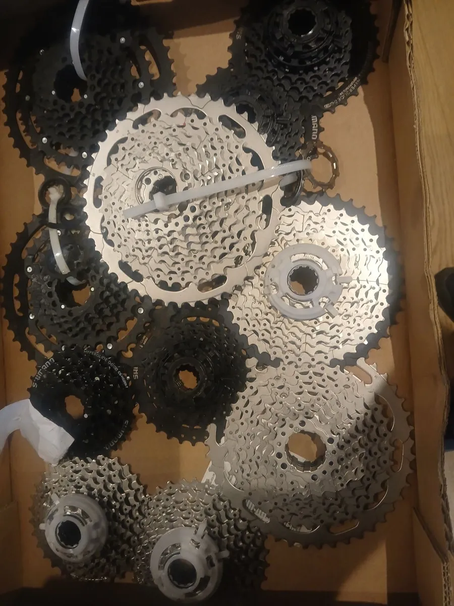 SHIMANO CASSETTES 9/10 SPEED - Image 1