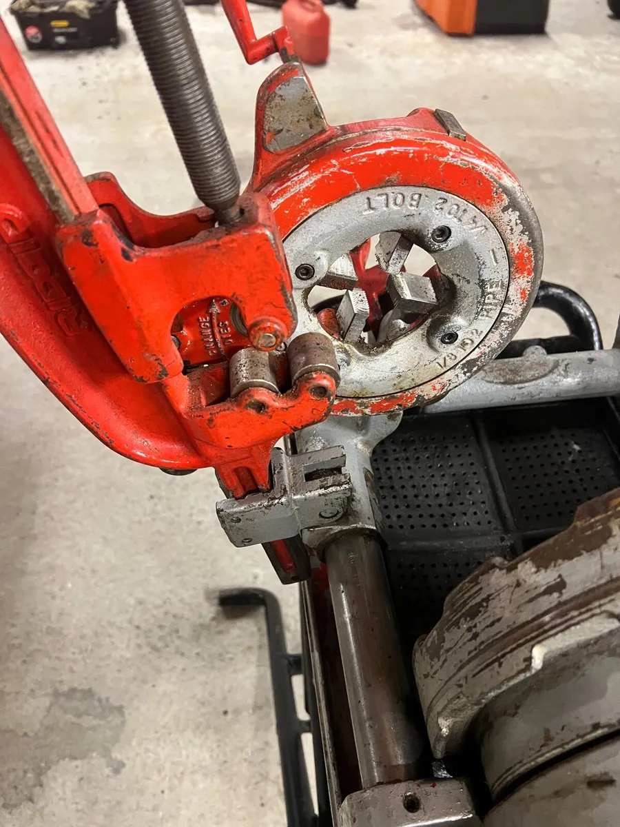 Plumbing equipment - Image 2