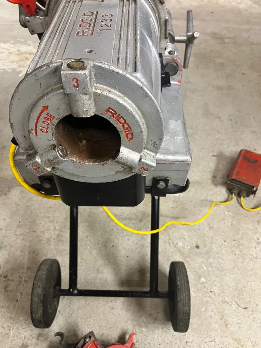 Plumbing equipment - Image 3