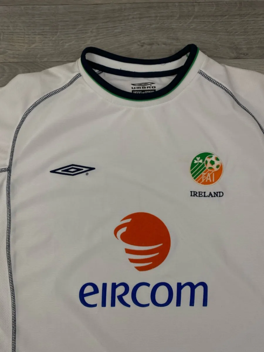 Vintage 2001 Umbro Ireland Away Jersey Shirt XL - Image 4