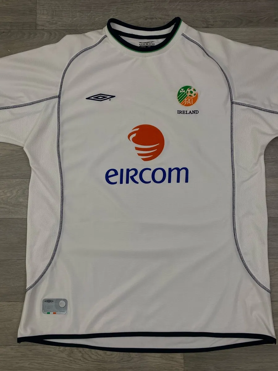 Vintage 2001 Umbro Ireland Away Jersey Shirt XL - Image 2