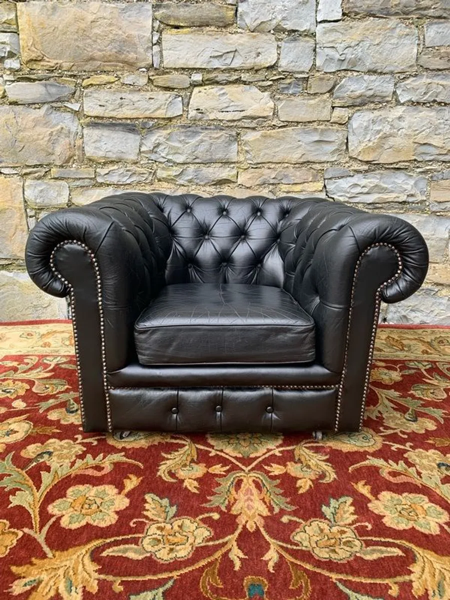 Black leather Chesterfield armchair. - Image 1