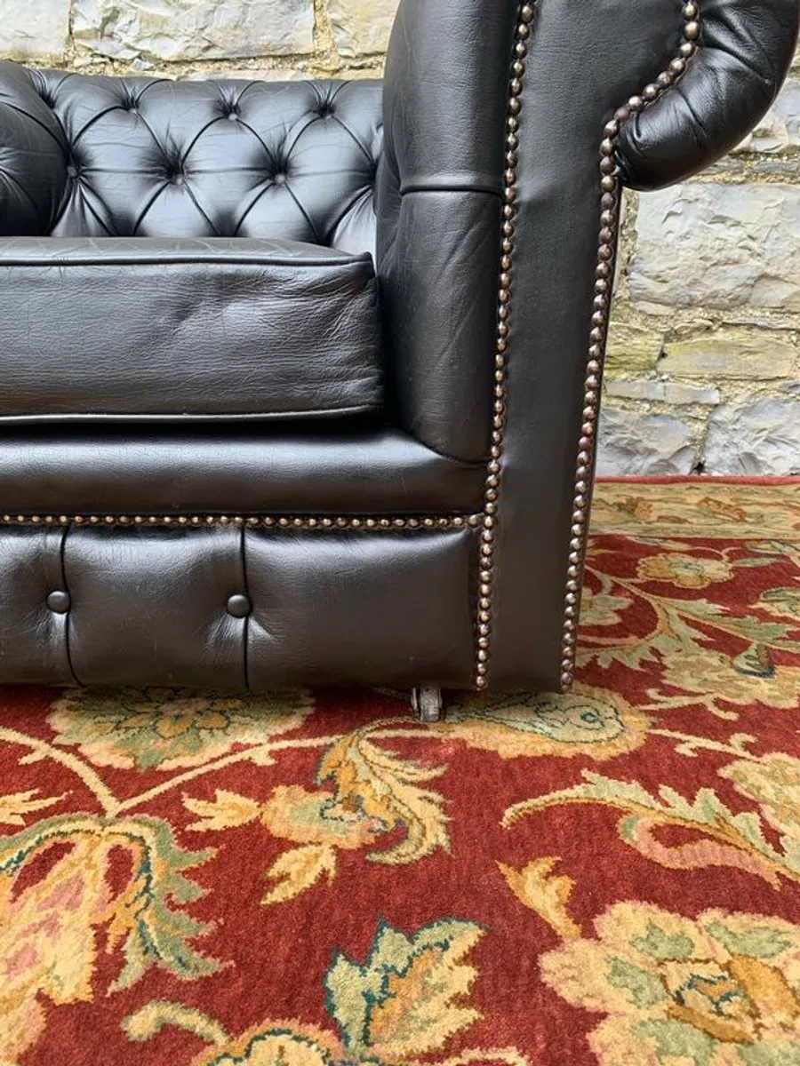 Black leather Chesterfield armchair. - Image 2
