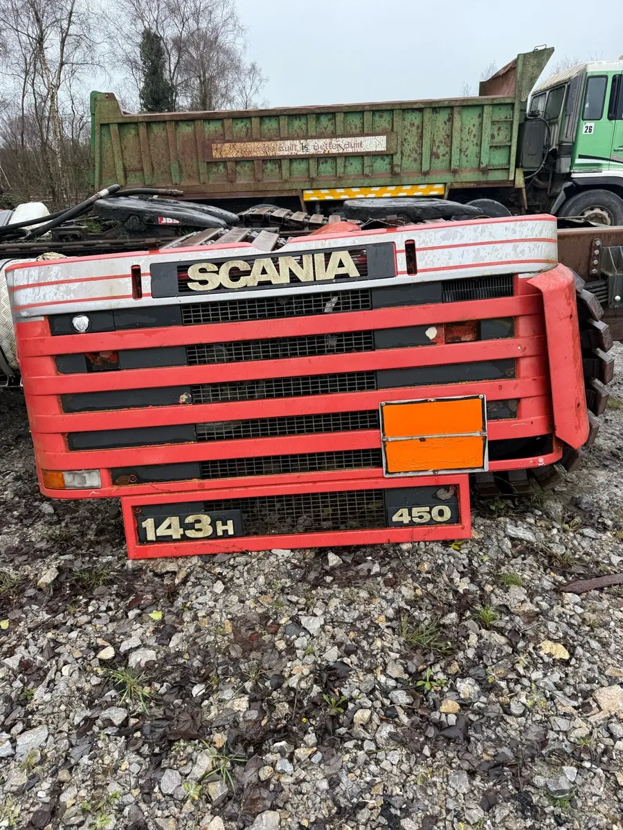 1995 Scania 143 bonnet - Image 4