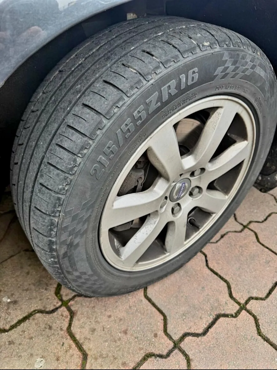 Volvo alloys wheels 215/55/r16 - Image 1
