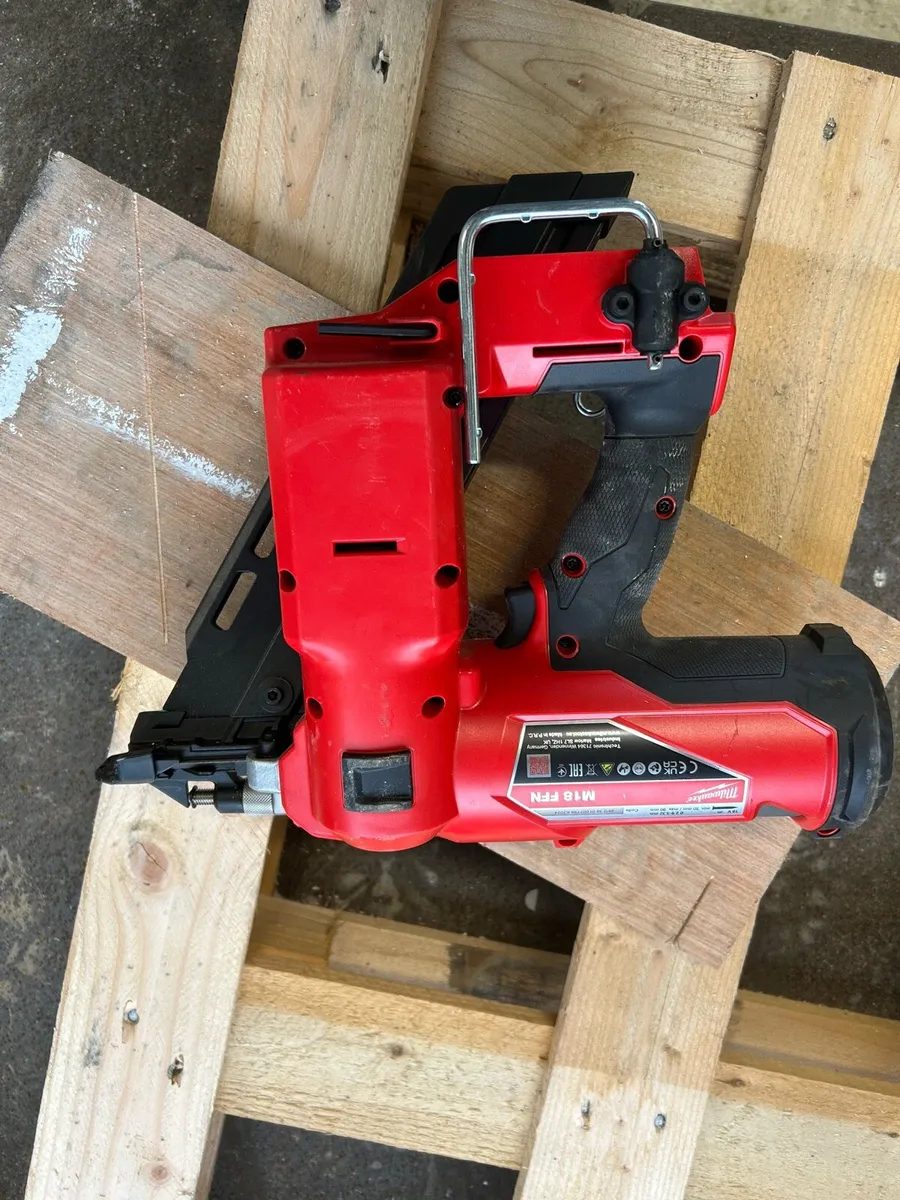 Milwaukee first fix nail gun - Image 2