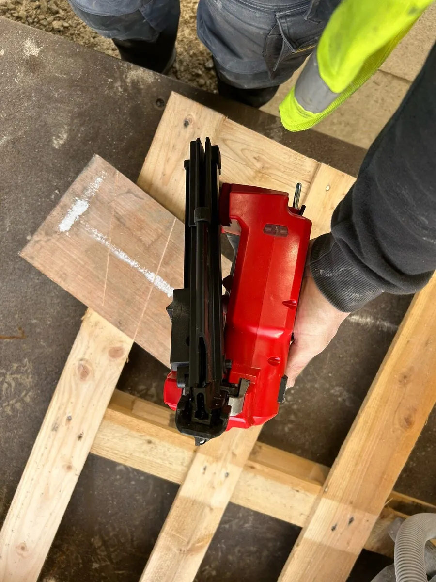 Milwaukee first fix nail gun - Image 3