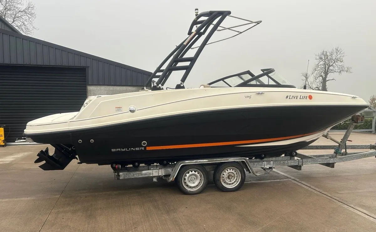 2016 BAYLINER VR5 Sports boat - Image 4