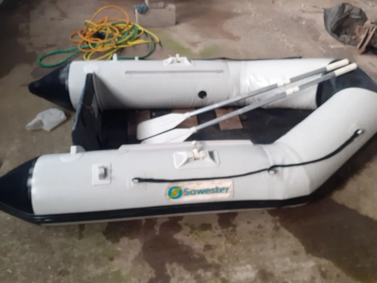 Inflatable punt - Image 1