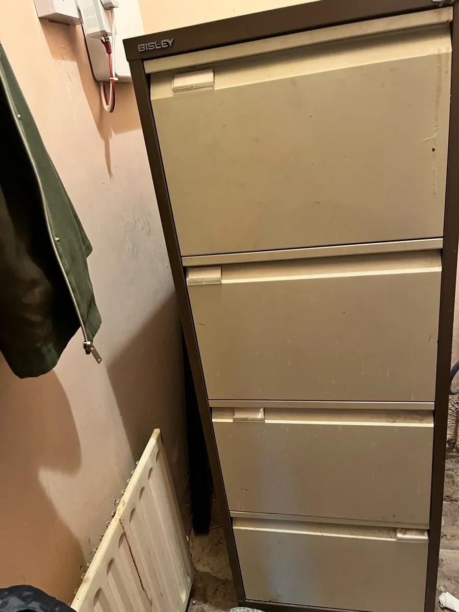 Filing cabinet - Image 1