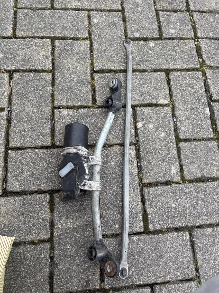 Renault Clio 3 wiper linkage - Image 1