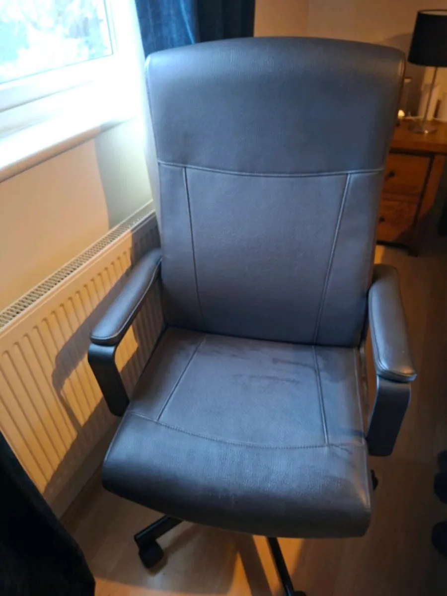 Office chair - Image 3