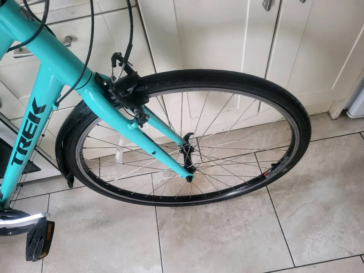 Ladies trek bike - Image 3