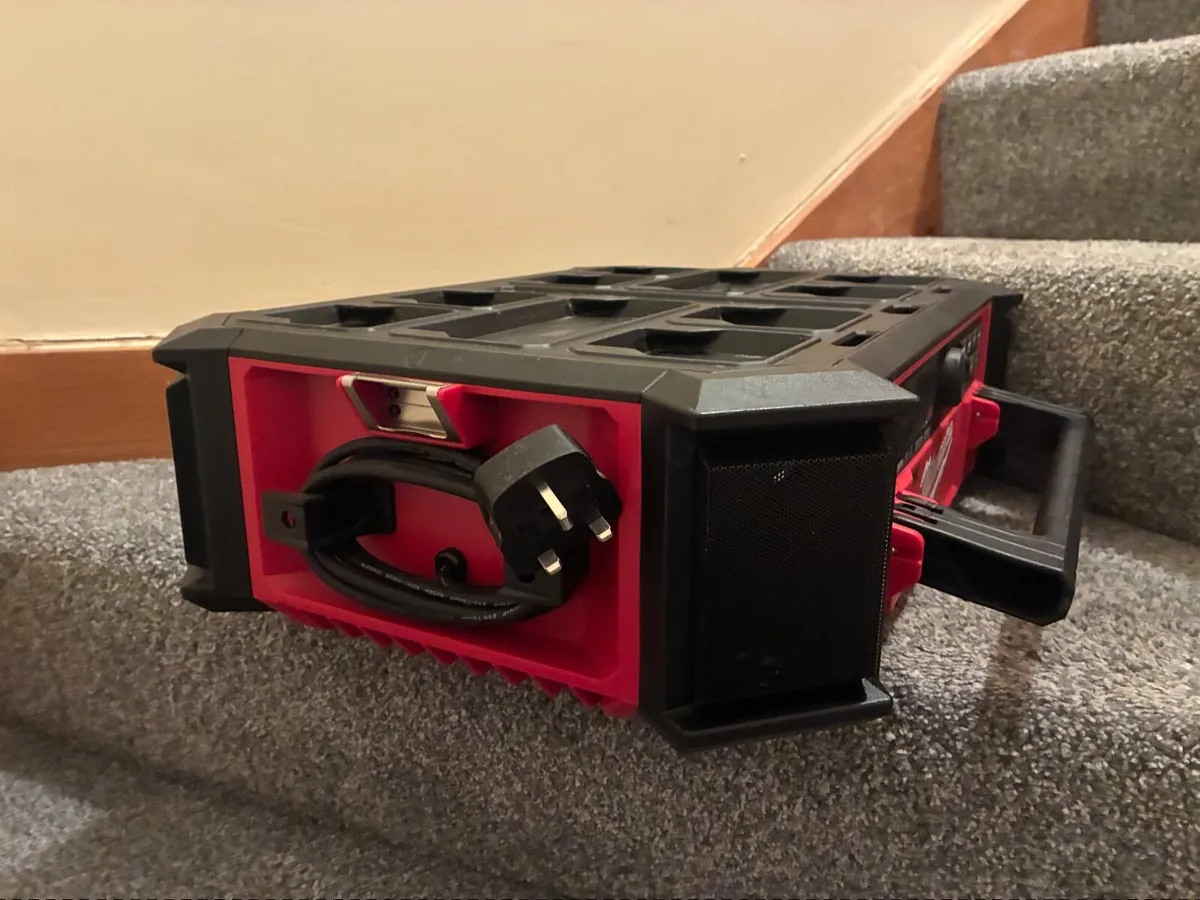 Milwaukee radio - Image 2