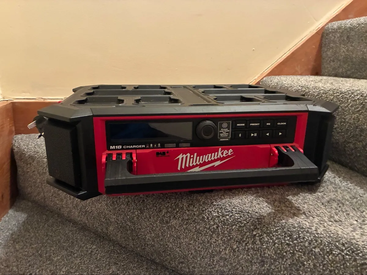 Milwaukee radio - Image 1