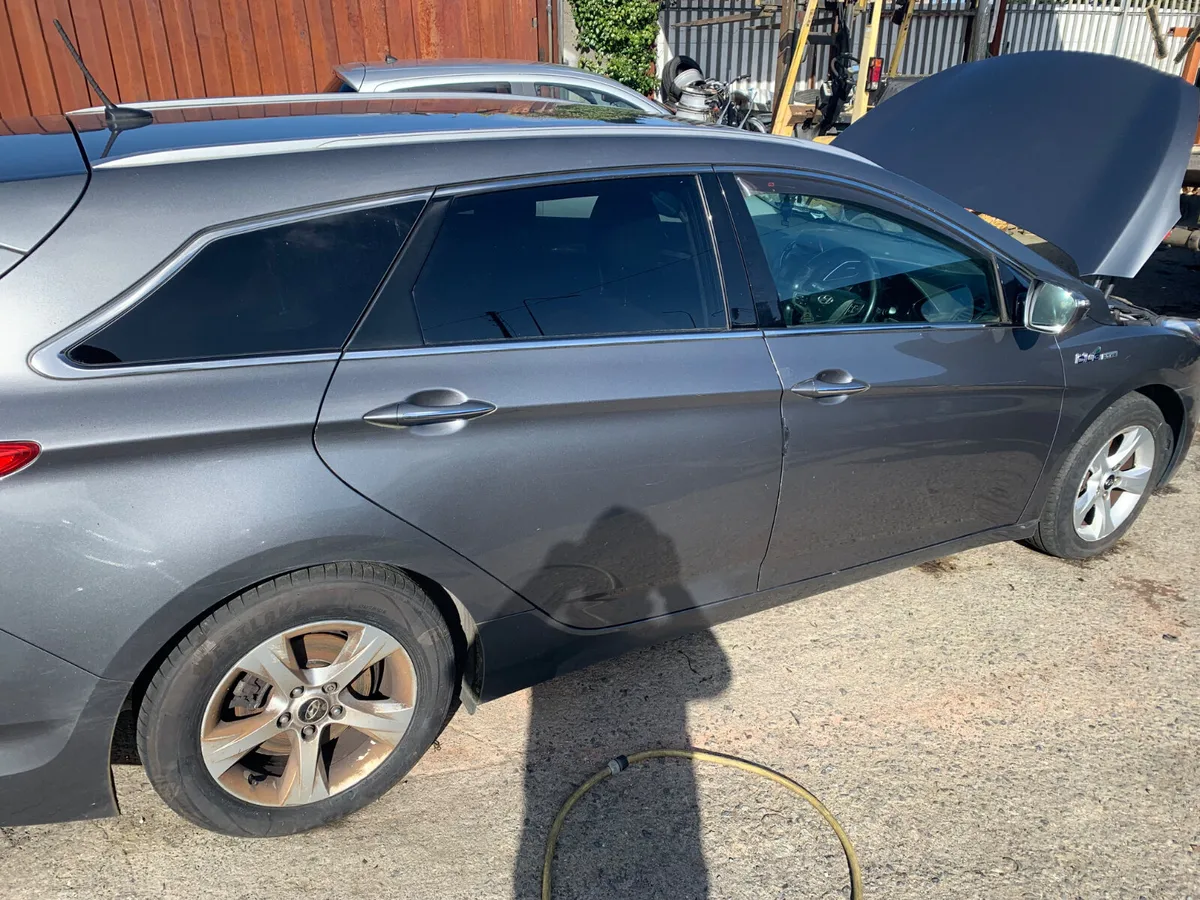 2013 HYUNDAI i40 DIESEL  NO DAMAGE - Image 3