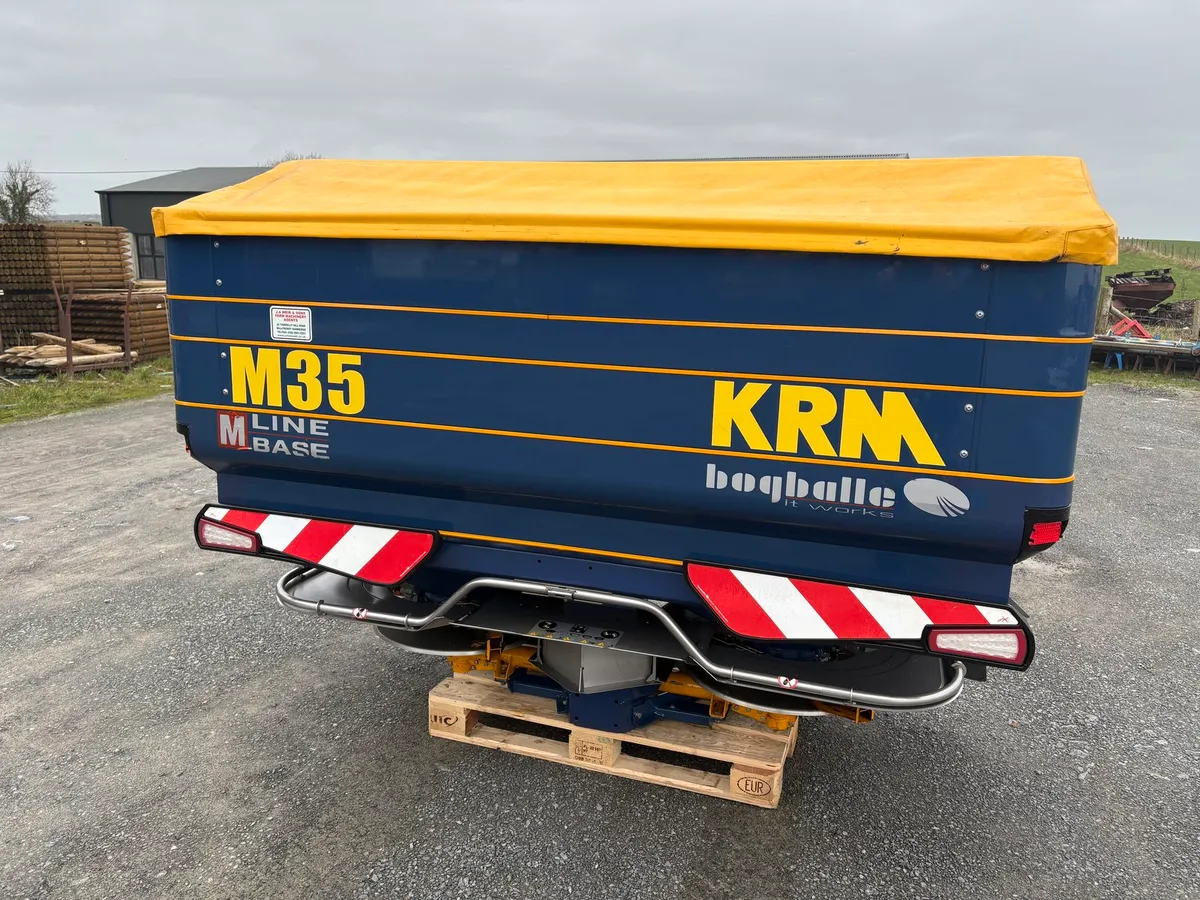 Fertiliser Spreader - Image 1