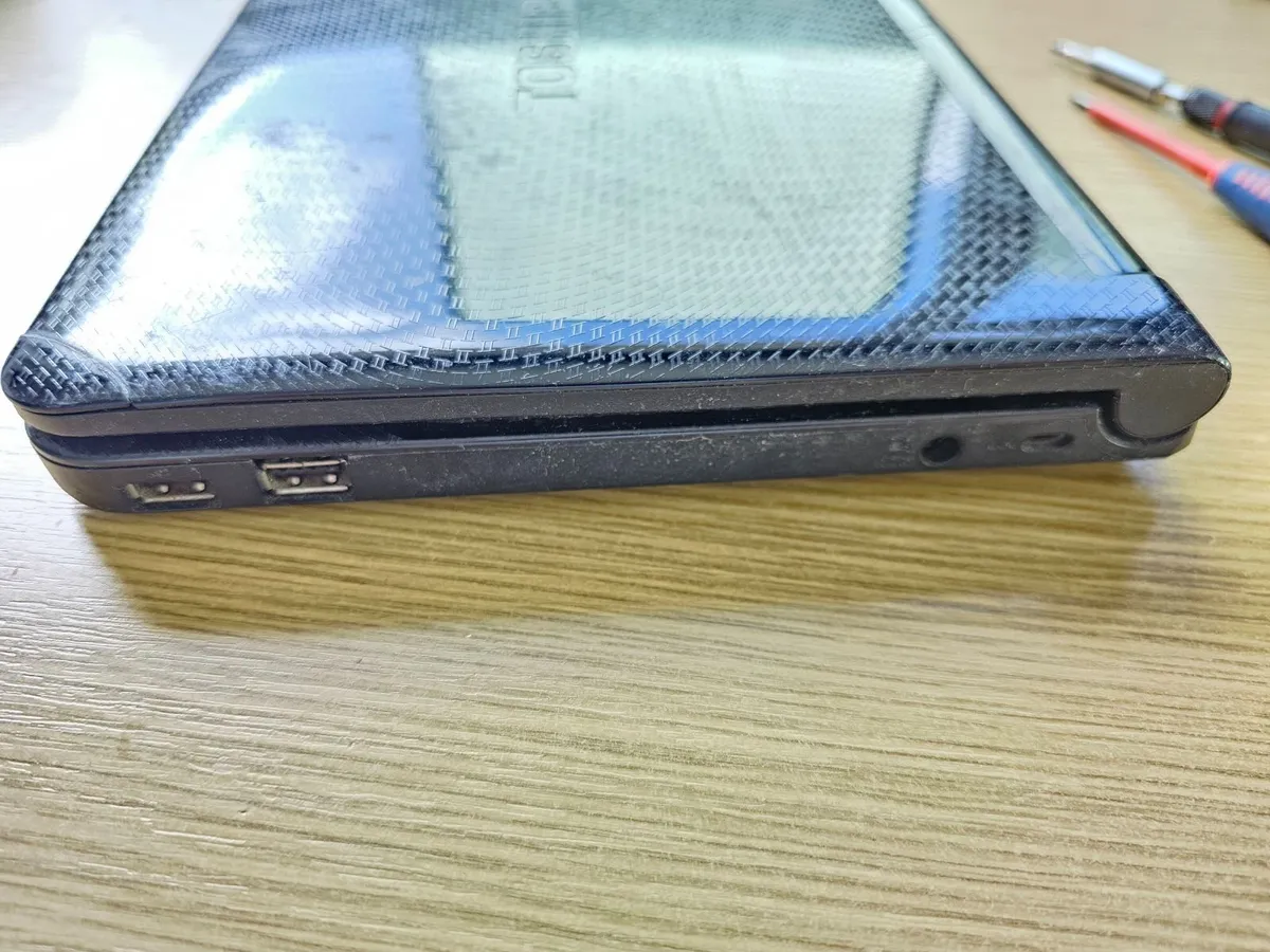 Laptop Toshiba NB250 Netbook Spares or repair - Image 3
