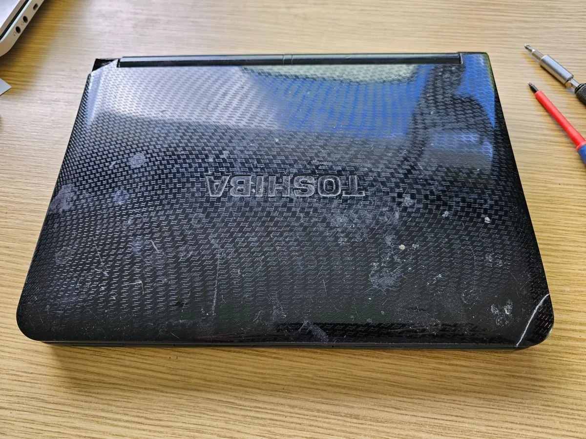 Laptop Toshiba NB250 Netbook Spares or repair - Image 4